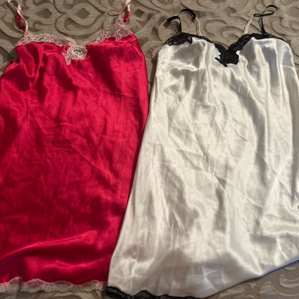 Victoria's Secret Red & White Satin Lace-Trim Chemise Set